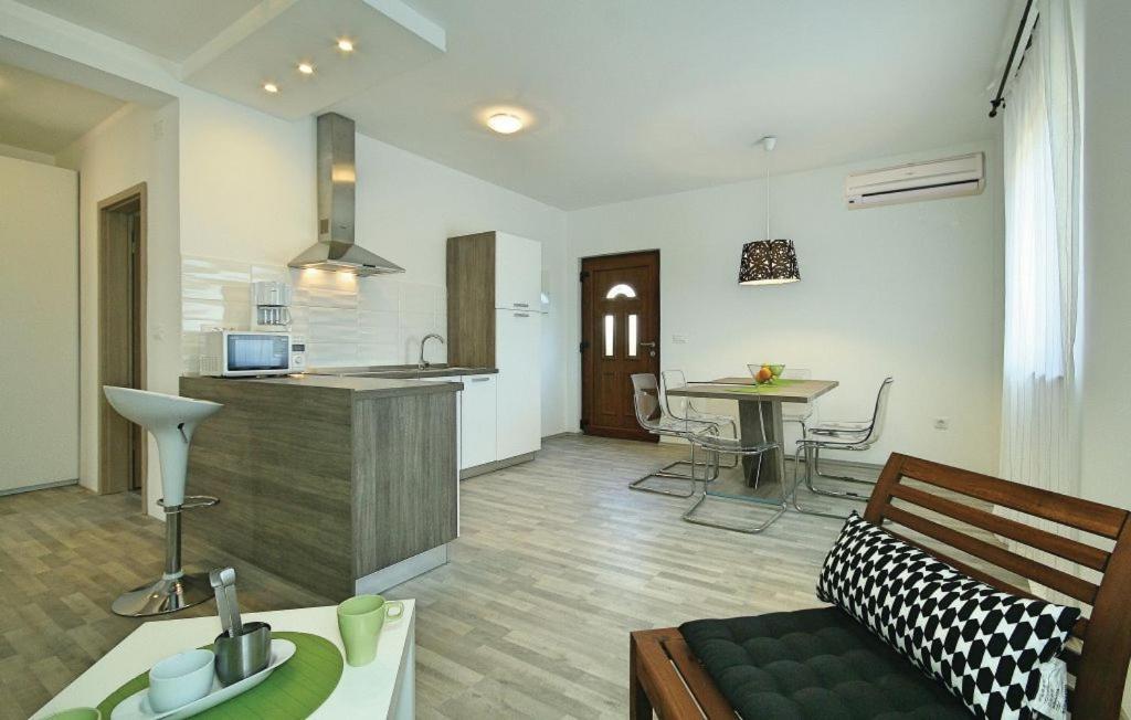 Luciana 2 Apartman *