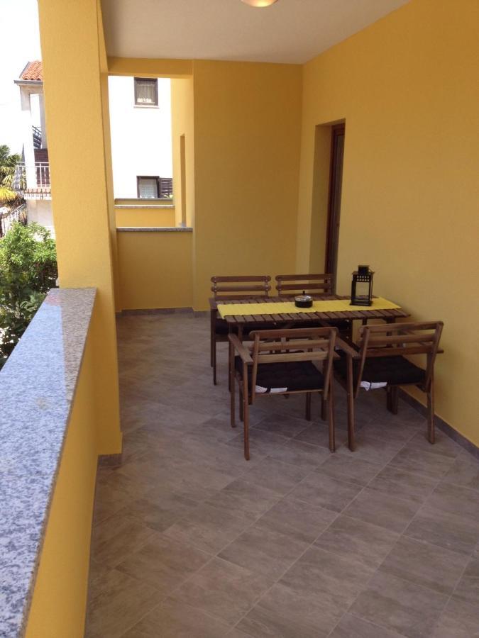 Apartment Luciana 2 *