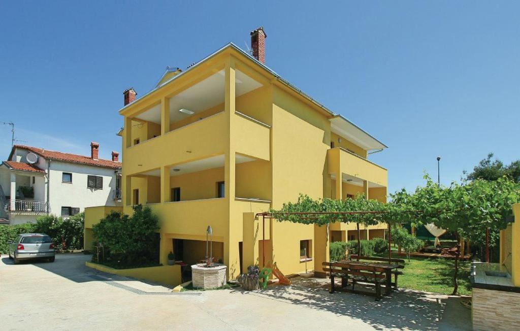 Luciana 2 Apartment
